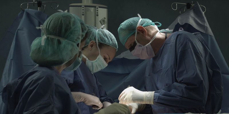 Ribera consolida el programa de cirugía sin sangre en el Hospital Universitario de Torrevieja